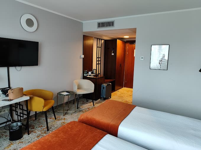 /package/Hotel/1743699070102-unnamed (1).jpg