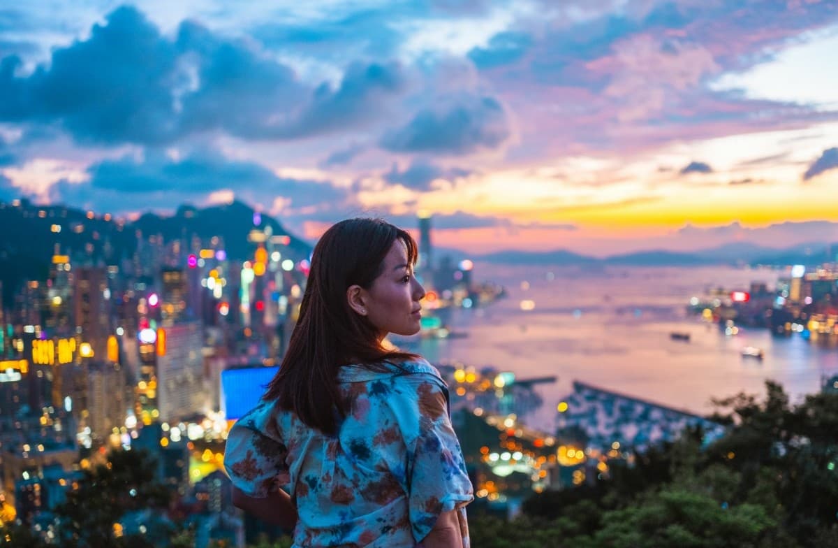 Best Honeymoon Tour of Hong Kong: What Makes the City a Paradise for Love Birds?